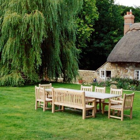 Afton Thatch: Beautiful Thatched Family Cottage Freshwater Bagian luar foto