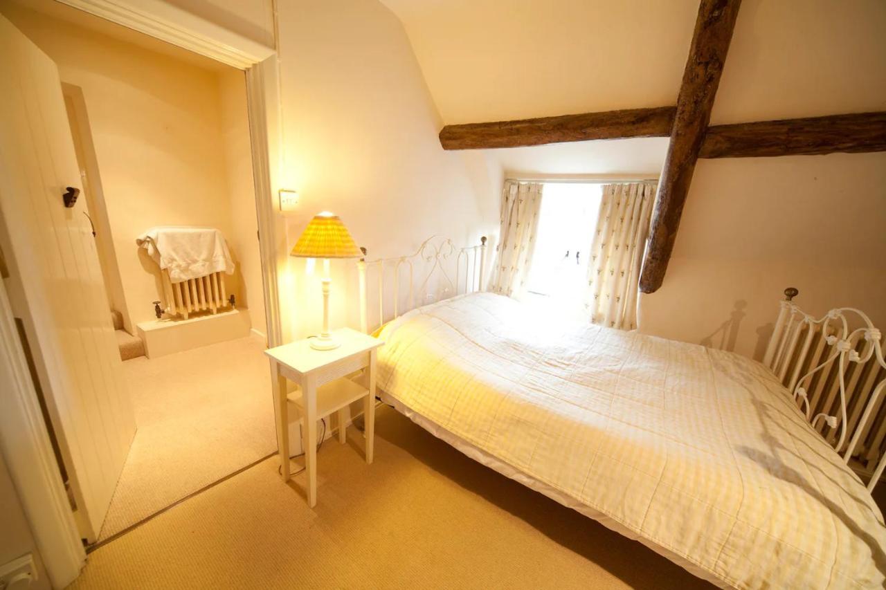Afton Thatch: Beautiful Thatched Family Cottage Freshwater Bagian luar foto