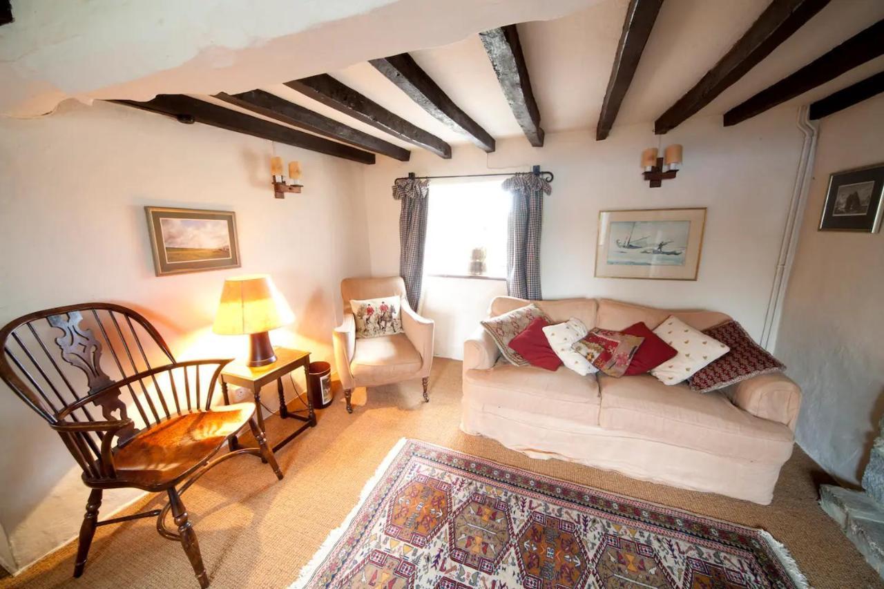 Afton Thatch: Beautiful Thatched Family Cottage Freshwater Bagian luar foto